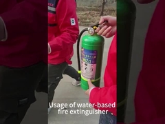 Méthode d'utilisation de l'extincteur à base d'eau et utilisation de l'extincteur