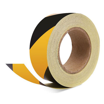 Ligne d'avertissement routière en PVC noir et jaune en ingénierie de la sécurité incendie, bande réfléchissante en fil noir et jaune